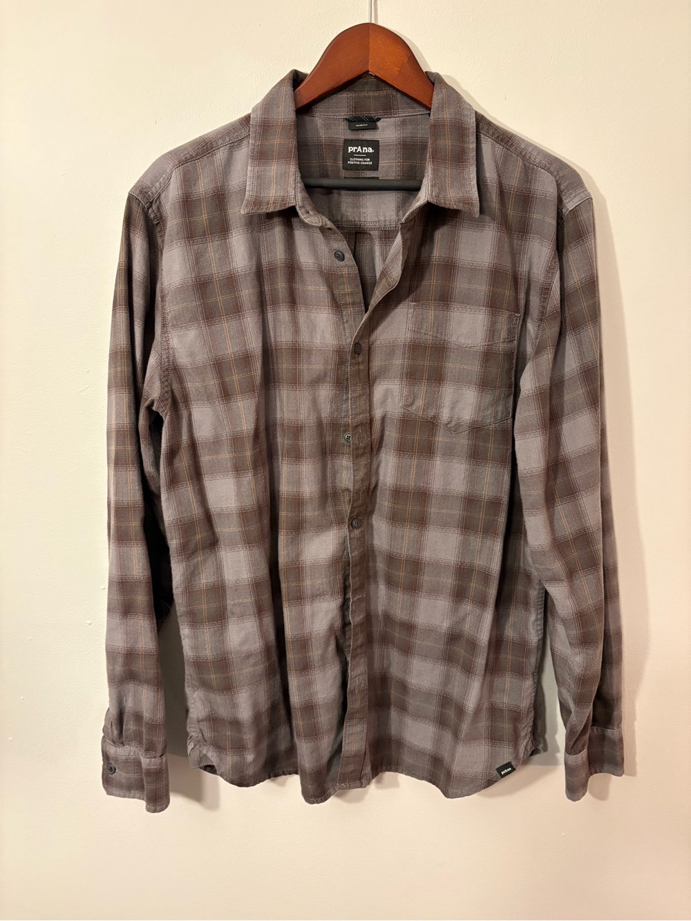 prAna Slim Fit Grey Plaid Organic Cotton Flannel Shirt — Men's Size L 🍁